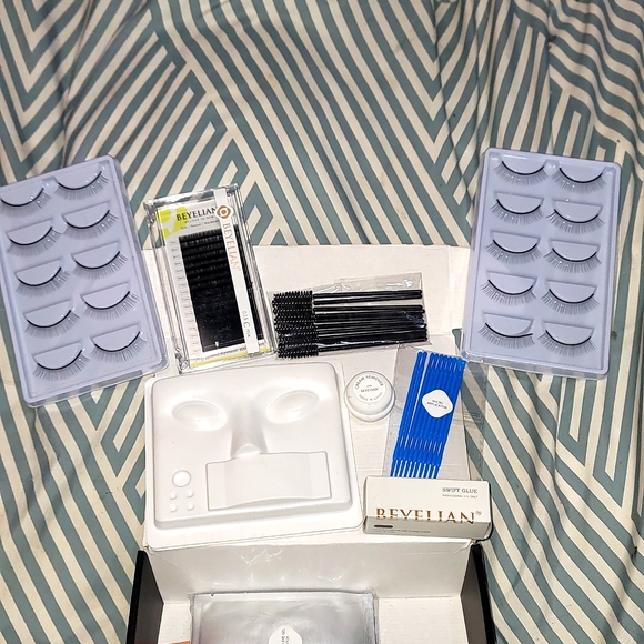 False lashes - Picture 1 of 9